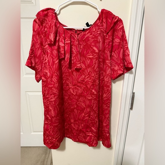 Banana Republic Tops - Banana Republic Red Patterned Blouse